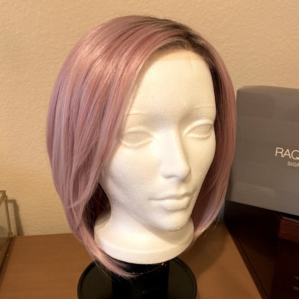 Raquel Welch dare to be wig new!